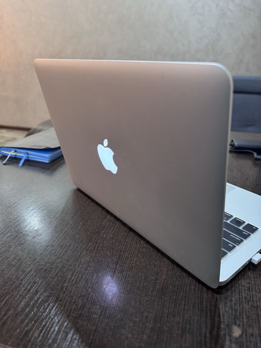 Apple macbook pro i5