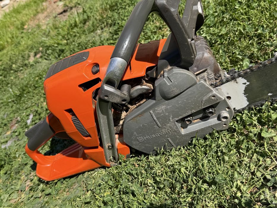 Husqvarna 562 XP profesională,puternică pornește ușor ,gata de lucru !!