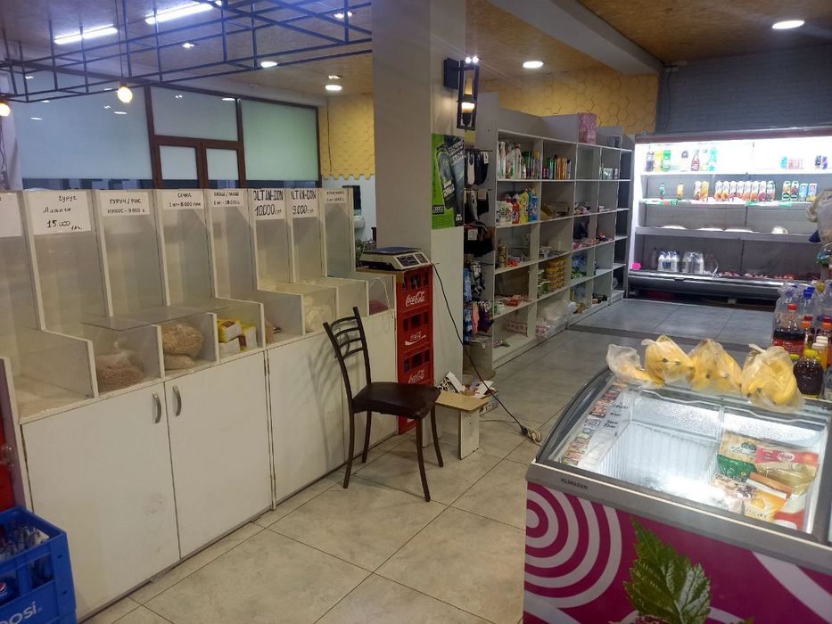 Magazin uchun stelaj