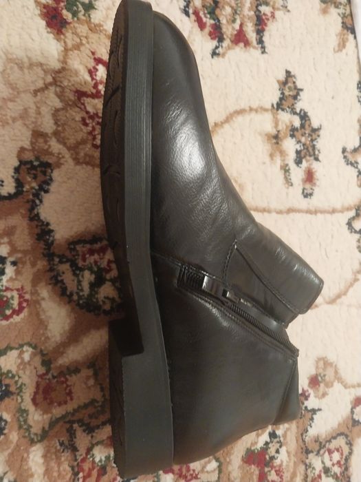 Қыстық аяқ киім сатылады