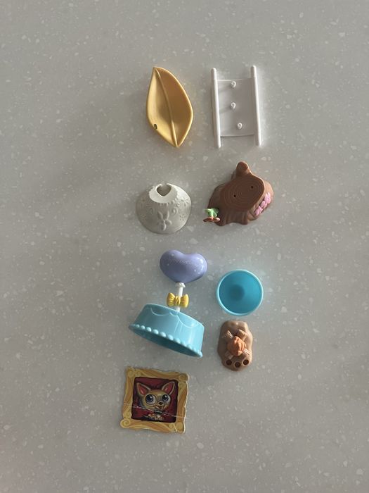 Дом и фигурки Petshops