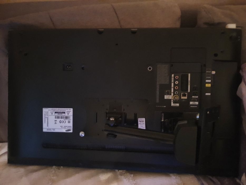 Televizor Samsung 105 cm led Smart si Samsung Led 81 cm