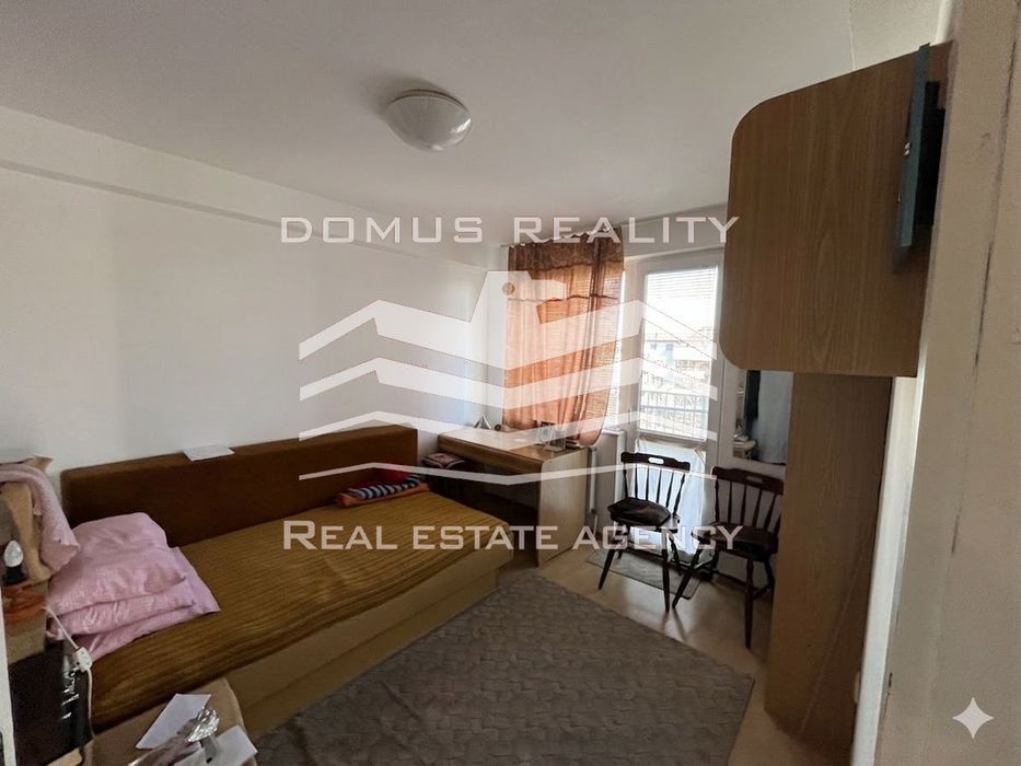 Дава се под наем Тристаен апартамент в София, Банишора - 100 кв.м за 648.21 € - Снимка #1