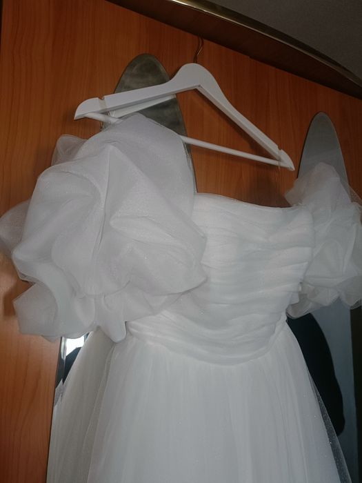 Vând rochie de mireasă.