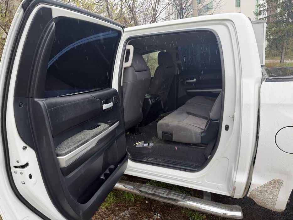 TOYOTA TUNDRA SR5 на части