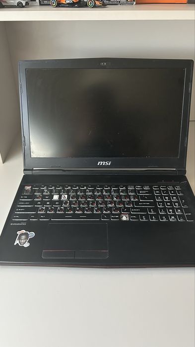 Ноутбук игровой MSI GL63 9SEK