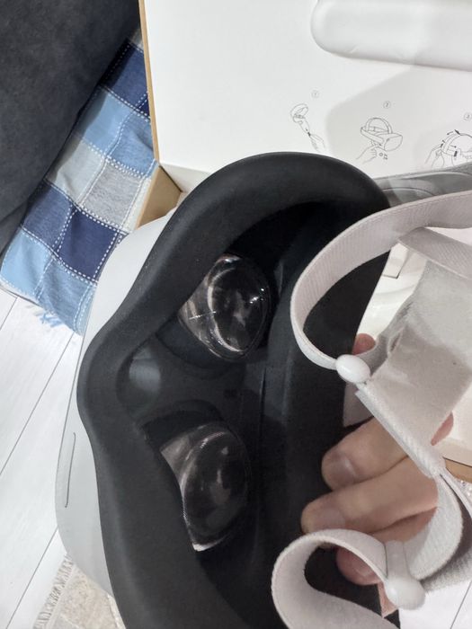 Продам VR-гарнитура Meta Quest 2