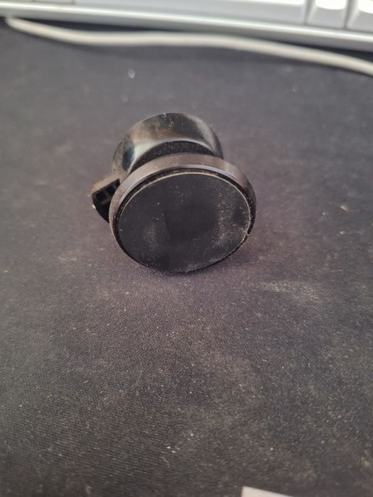 Suport magnetic de telefon