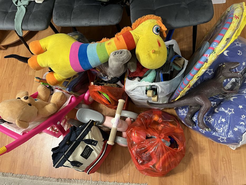 Игрушки, велик,подушка для бер-ных,сумка