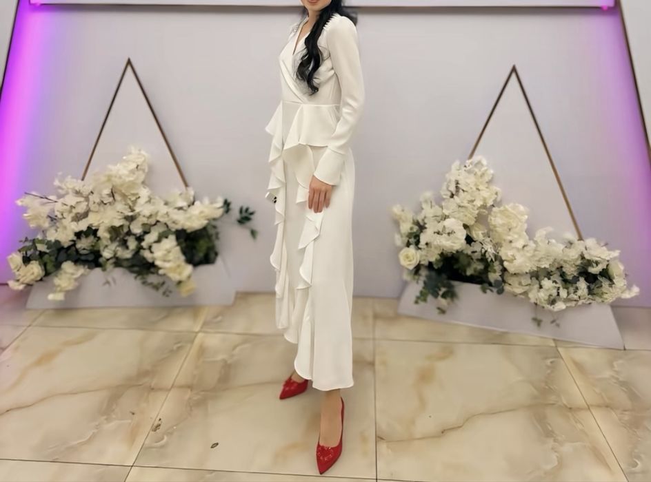 Продам платье, белая, размер S