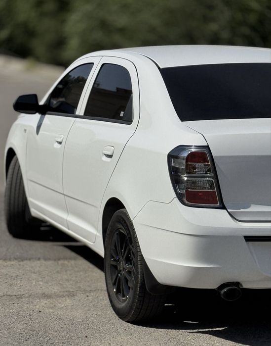 Chevrolet Cobalt 2026 — 4