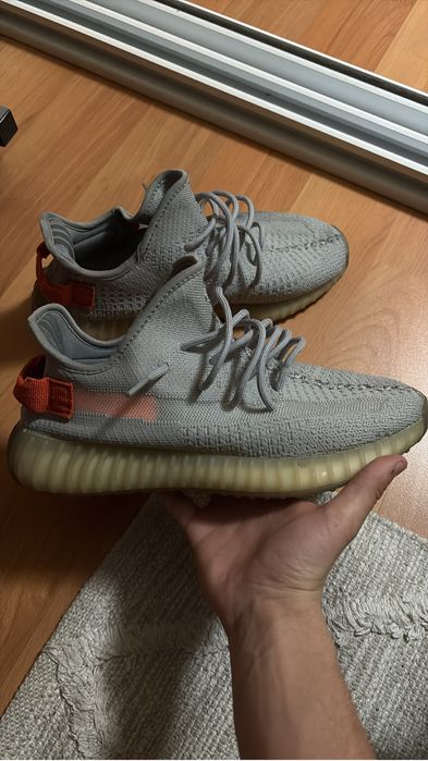 Yeezy 350 V2.