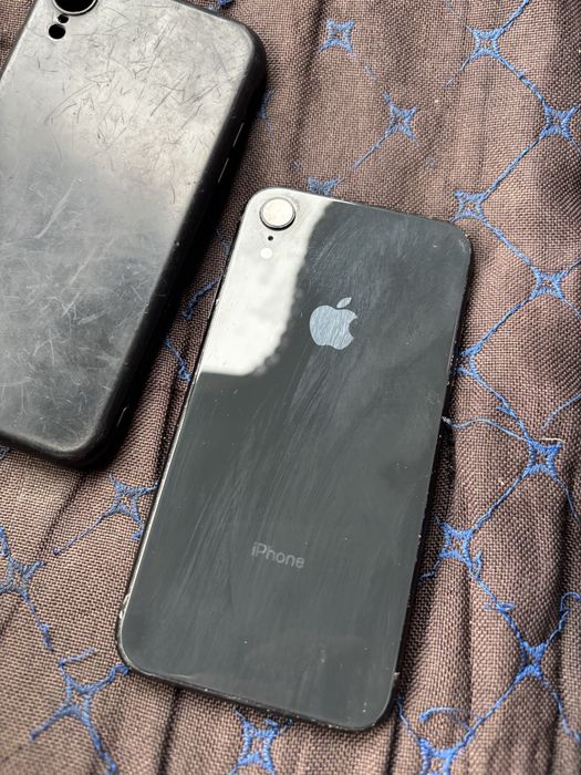 Продам iPhone XR 64 ГБ