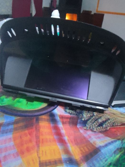 Vând display mare și  display mic navigație CC BMW e 90