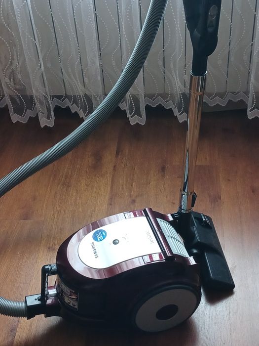 Продам  пылесос.