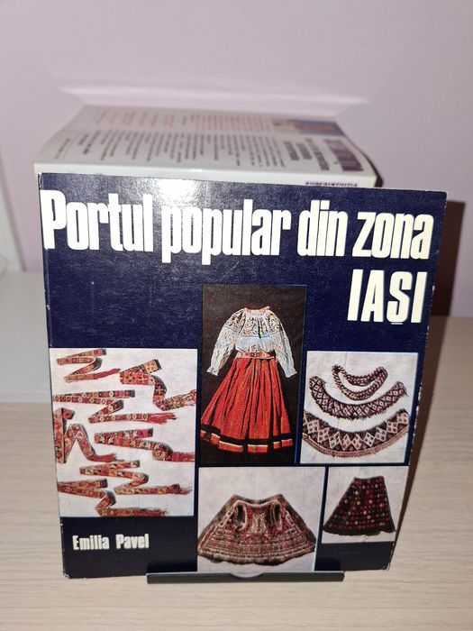 Portul popular din zona IASI - Emilia Pavel