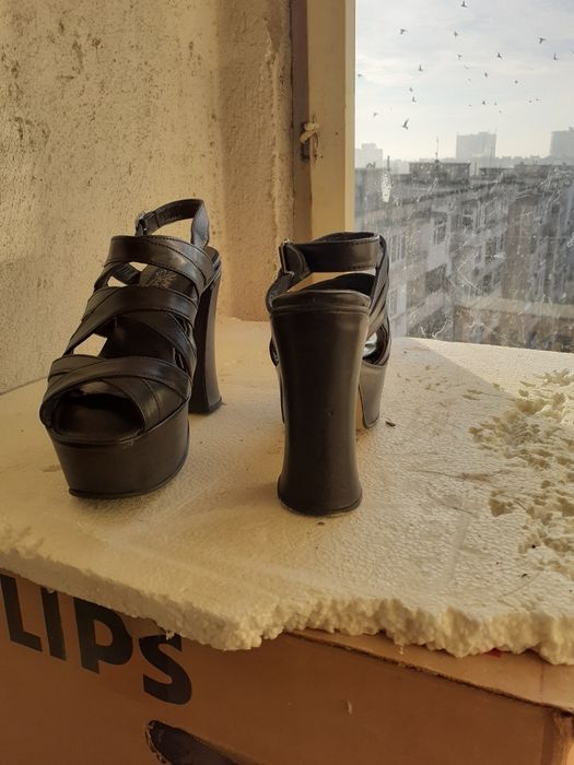 Дамски сандали на платформа с висок дебел ток