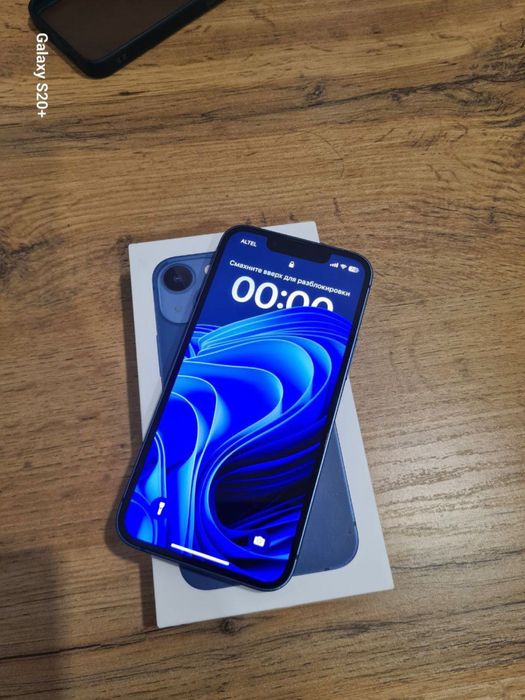 Продам Айфон 13 мини