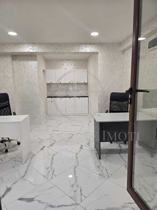 Продава се Офис в Пловдив, Кършияка - 32 кв.м за 2469 €/кв.м - Снимка #4