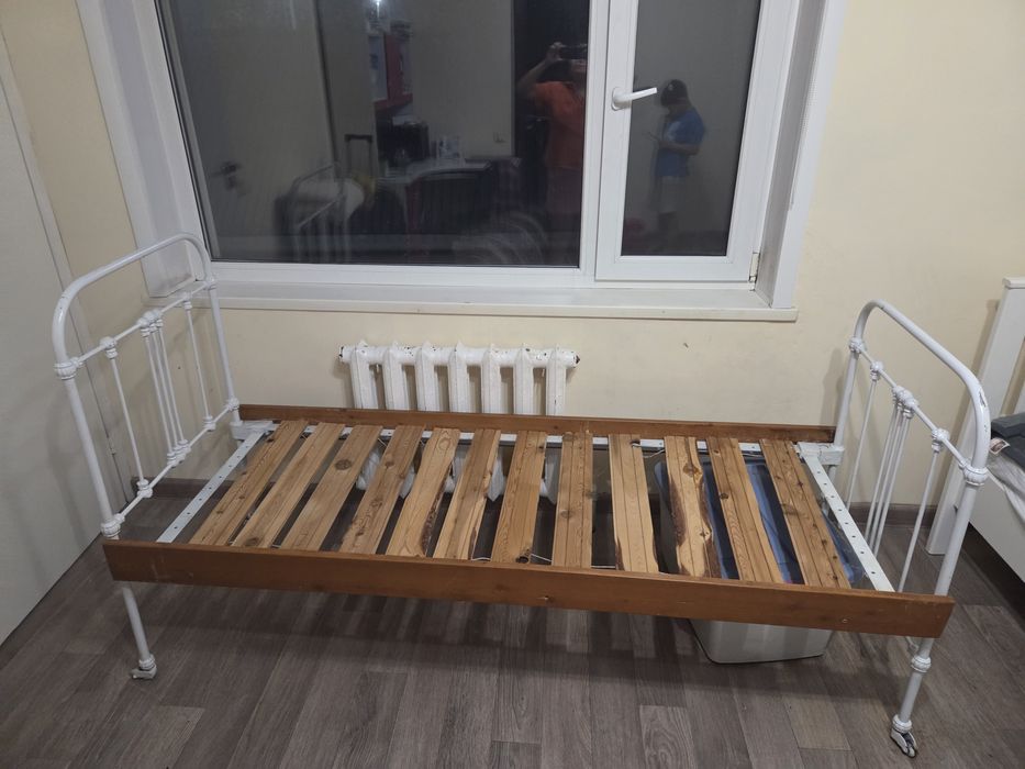 Кровать металлическая