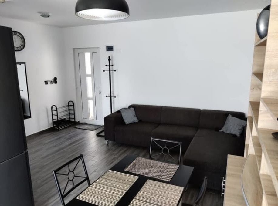apartament de inchiriat