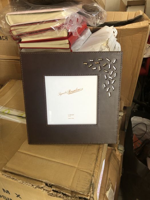 Rame foto inbracate in piele