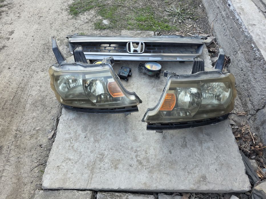 Фары Honda Stepwgn 2003г