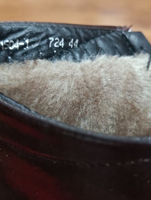 Продам зимнюю обувь