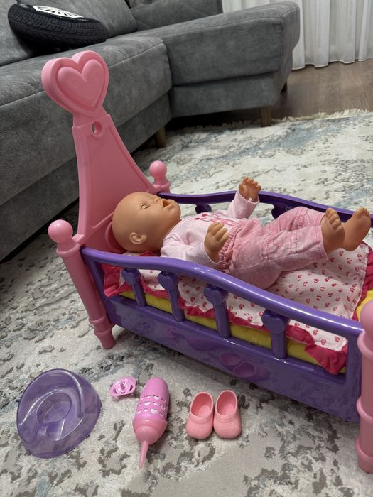 Кроватка с куклой