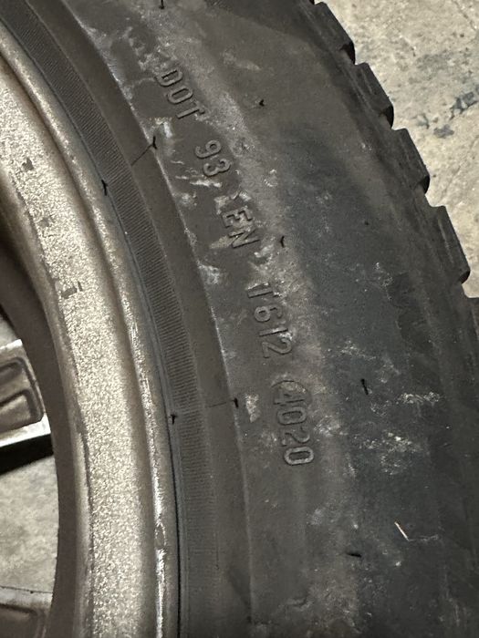 Set roti iarna originale BMW 17” cauciucuri runflat Pirelli 420 Euro