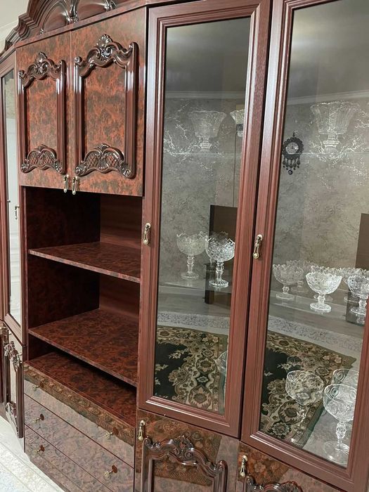 Стенка горки для гостиной комнаты.