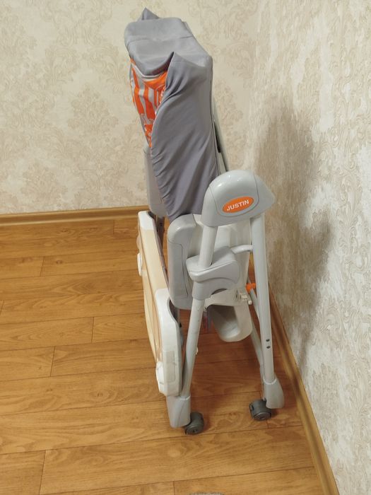 Детский столик для кормления  Justin