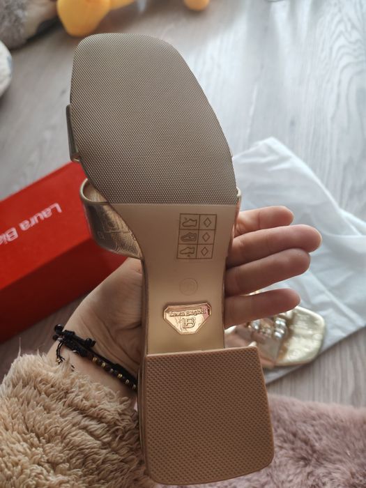 Papuci eleganti Laura Biagiotti