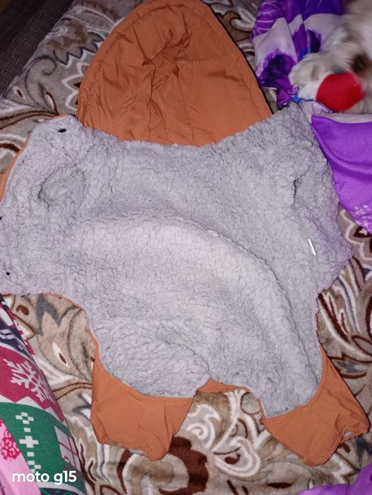 Vând geaca de iarna pentru cățel