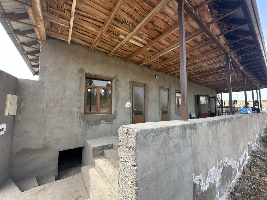 Ховли уй жой сотилади