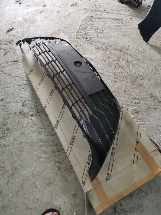 Grila bara fata Toyota yaris 3 2017/2018/2019/2020