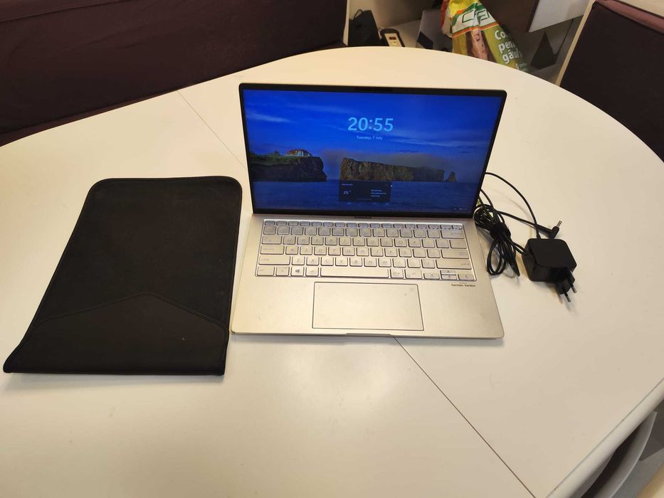 ASUS ZenBook 14 UX434FAC | i7 Gen 10 | 16GB RAM | 512GB SSD | ScreenPad | Husă + Încărcător