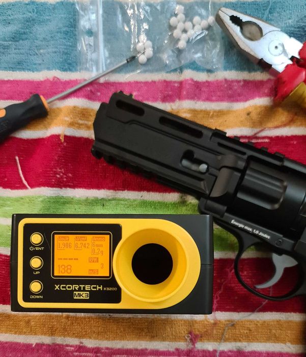 Revolver airsoft Elite Force H8R CO2 Umarex – modificat max.2 jouli