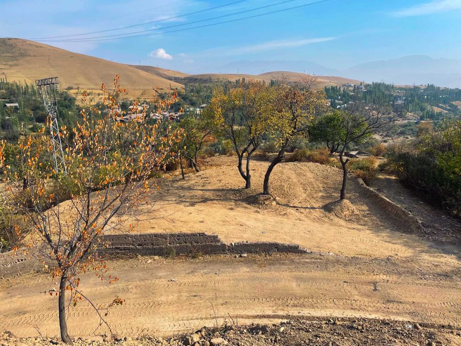 Срочно продается участок в туристической зоне Янгиабада