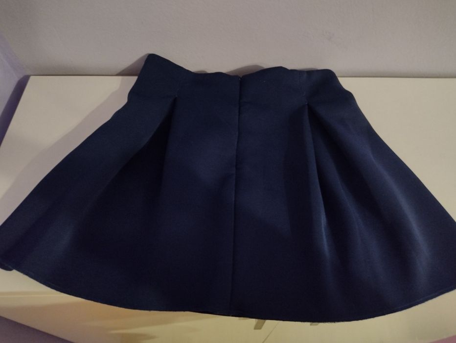 Дамска тъмно синя пола с плохи