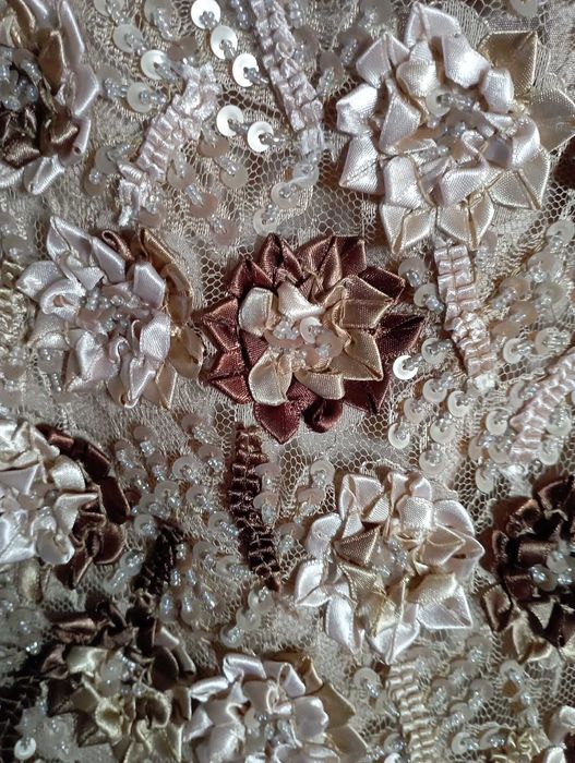 Дамска пола - дантела