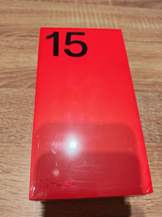 OnePlus 15 чисто нов