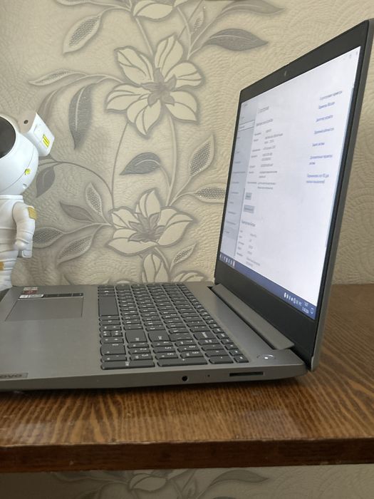 ноутбук Lenovo