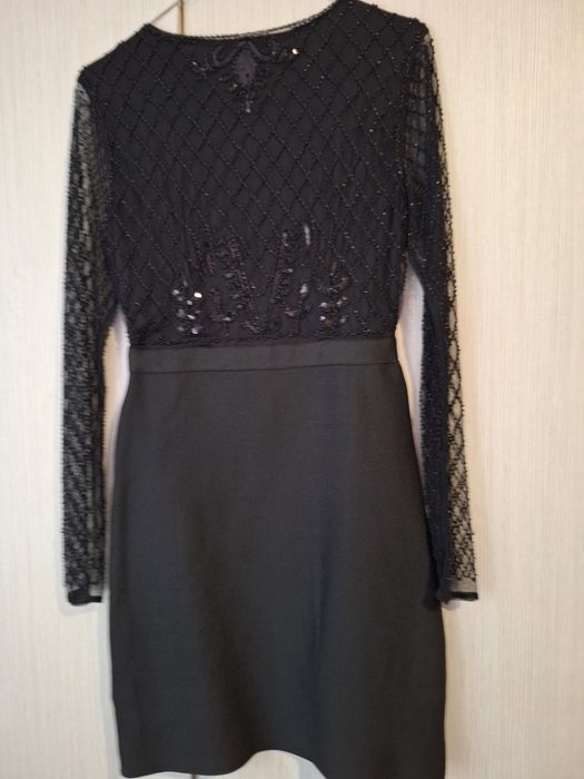Rochie elegantă  model de la brandul Reserved