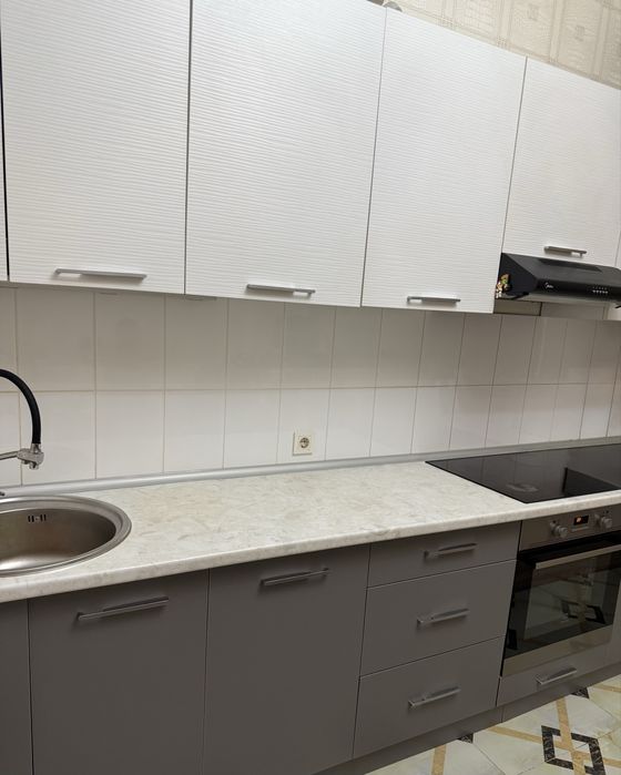 Кухонный гарнитур с мойкой