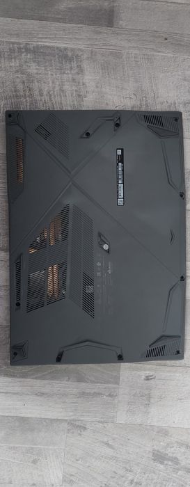 Laptop gaming Msi 15 B13U
