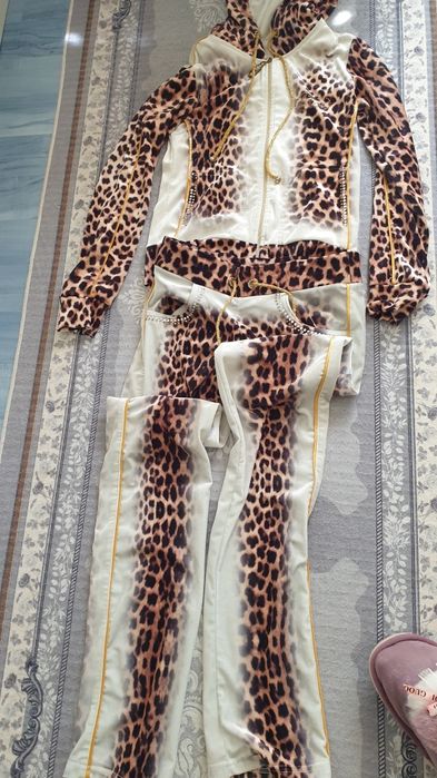 Дамски анцузи  на Roberto Kavali