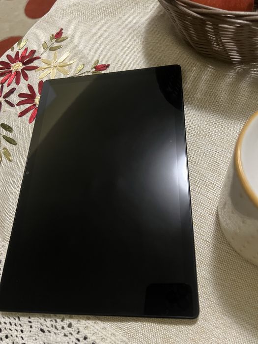 Vând tableta samsung tab A8
