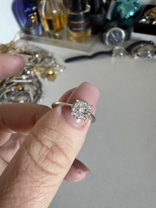 Inel Teilor, 9 diamante, marime 49, nou.