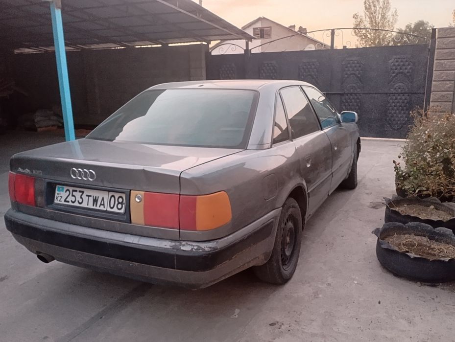 Продаю Ауди 100 (С4)